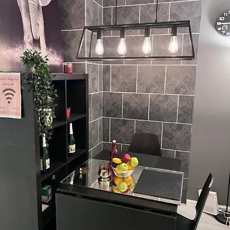 Elegant In 1km From S Station Accommodatie bij particulieren
